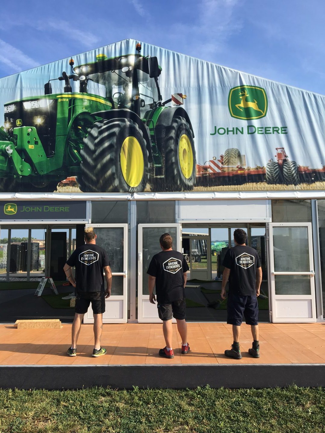 stand sur mesure intérieur et extérieur John Deere